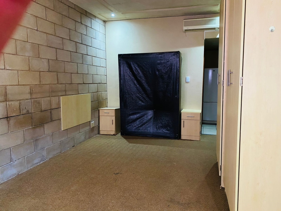 1 Bedroom Property for Sale in Brandwag Free State